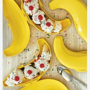 Lot of 3 Tupperware Banana Keepers